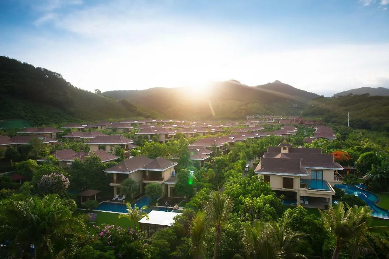 Sanya Ocean Sonic Banling Hotspring Resort 0*,